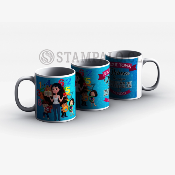 Taza | Aquí toma la mejor maestra ... - Nombre Personalizado
